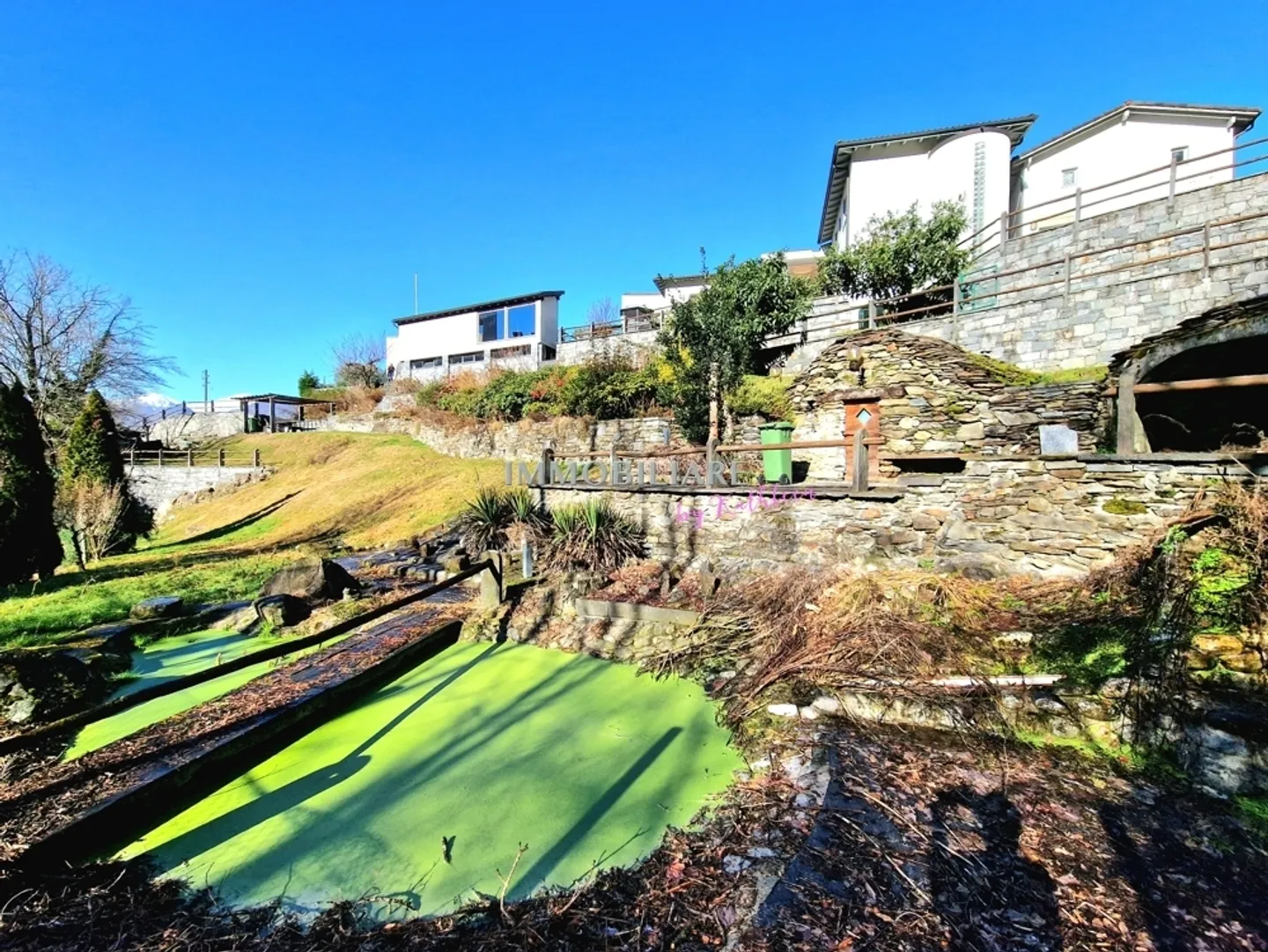 Villa mit Pool und grossem Garten, für Tiere geeignet, auch zum Bauen - Foto 12 von 13