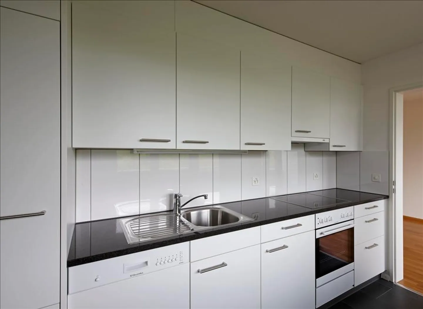 Living amidst green spaces - Photo 3 of 5