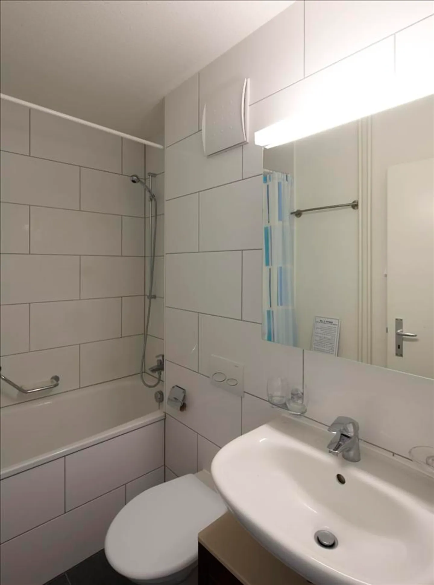 Living amidst green spaces - Photo 4 of 5