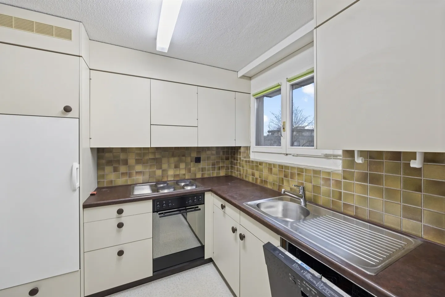 Spacious 4.5-room apartment in a desirable location! - Photo 5 of 8