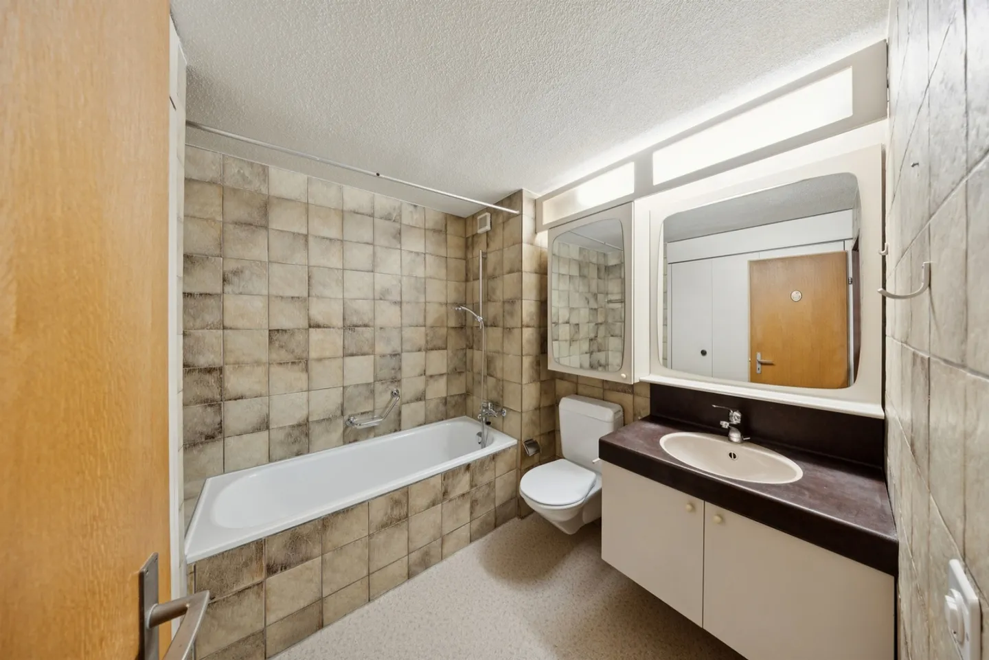 Spacious 4.5-room apartment in a desirable location! - Photo 7 of 8