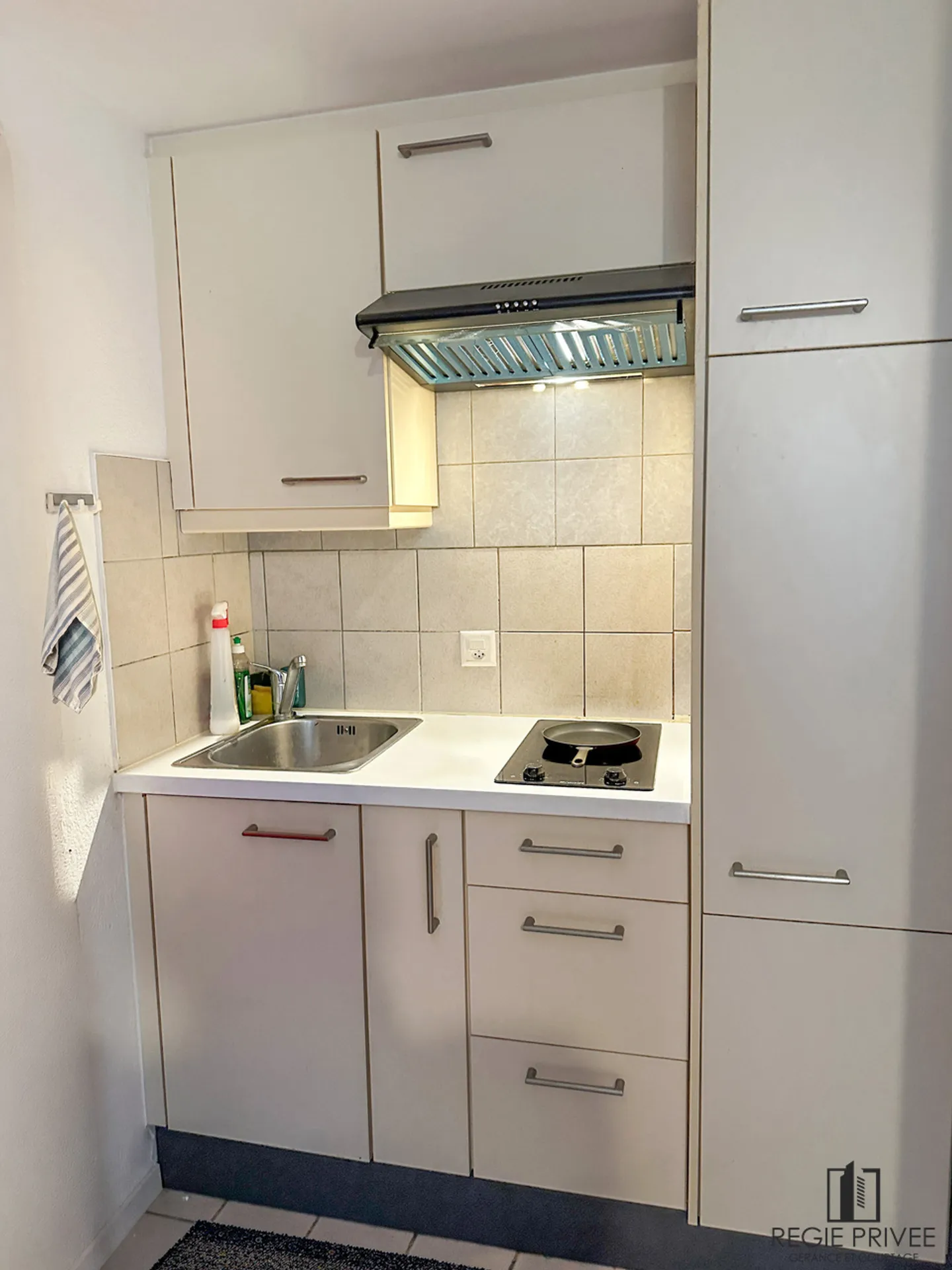 Attraente STUDIO in affitto, a 5 minuti a piedi dai mezzi pubblici - Foto 2 di 5