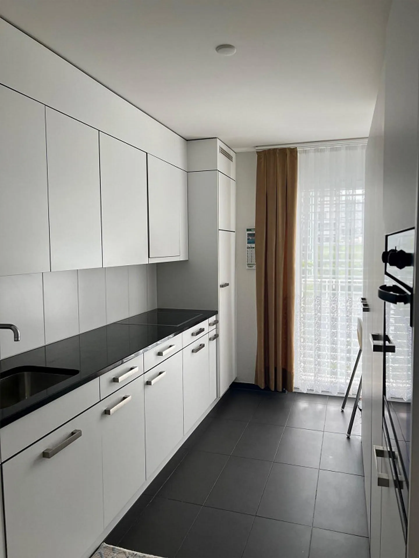 Modern 4.5-Room Apartment - Your Personal Retreat - Photo 2 of 11