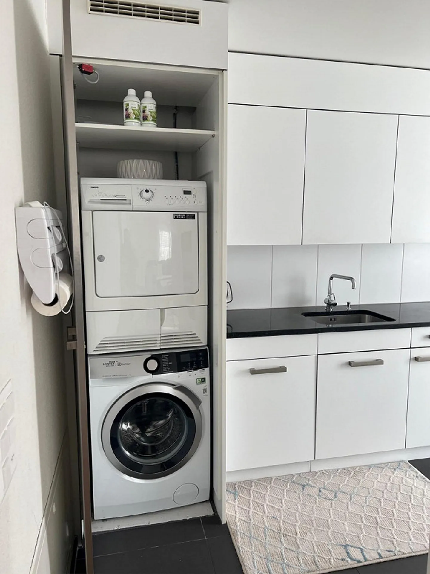 Modern 4.5-Room Apartment - Your Personal Retreat - Photo 3 of 11