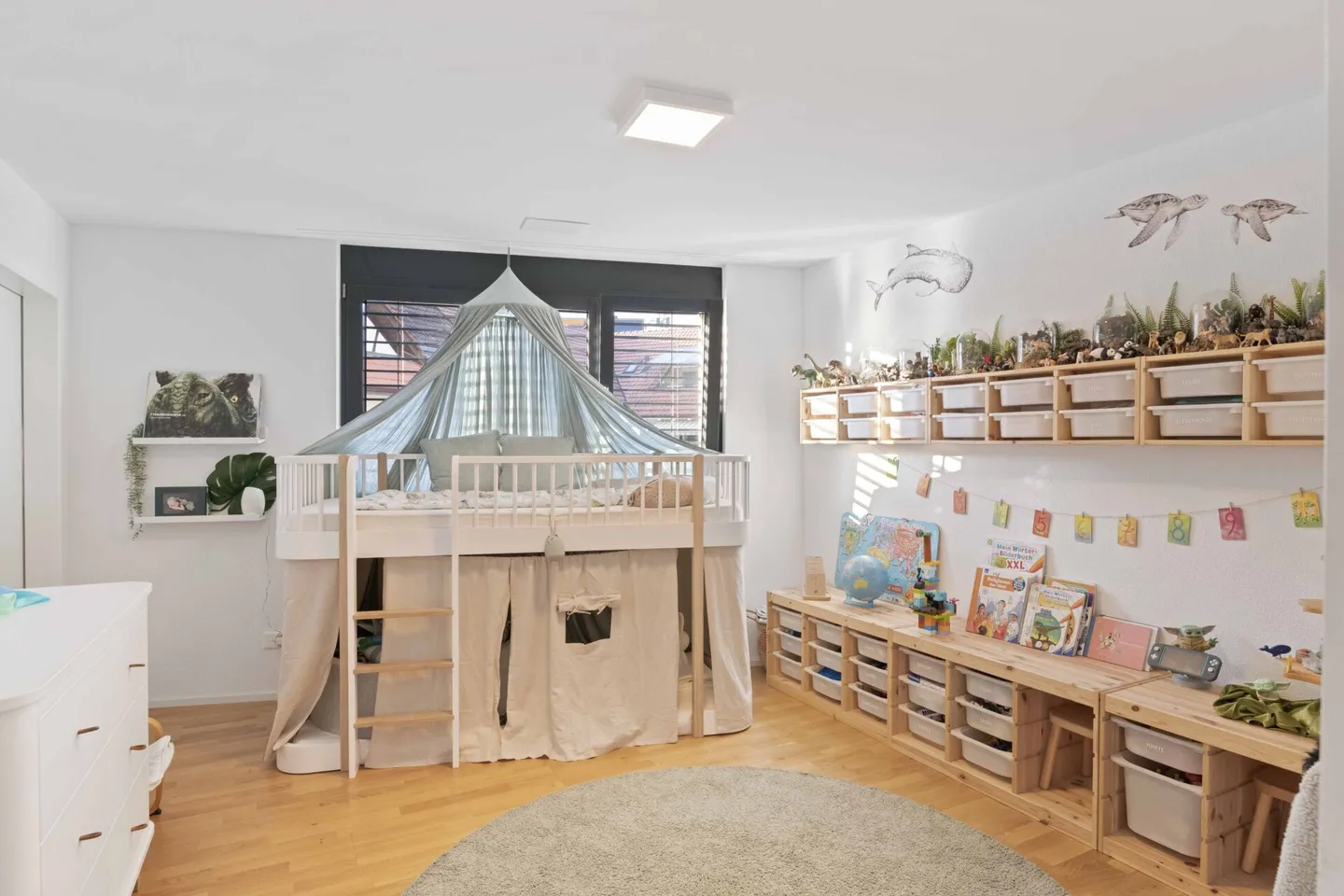 Komfort, Klasse und Charme: 5.5-Zimmer-Dach-Maisonette in Ottenbach - Photo 10 of 18