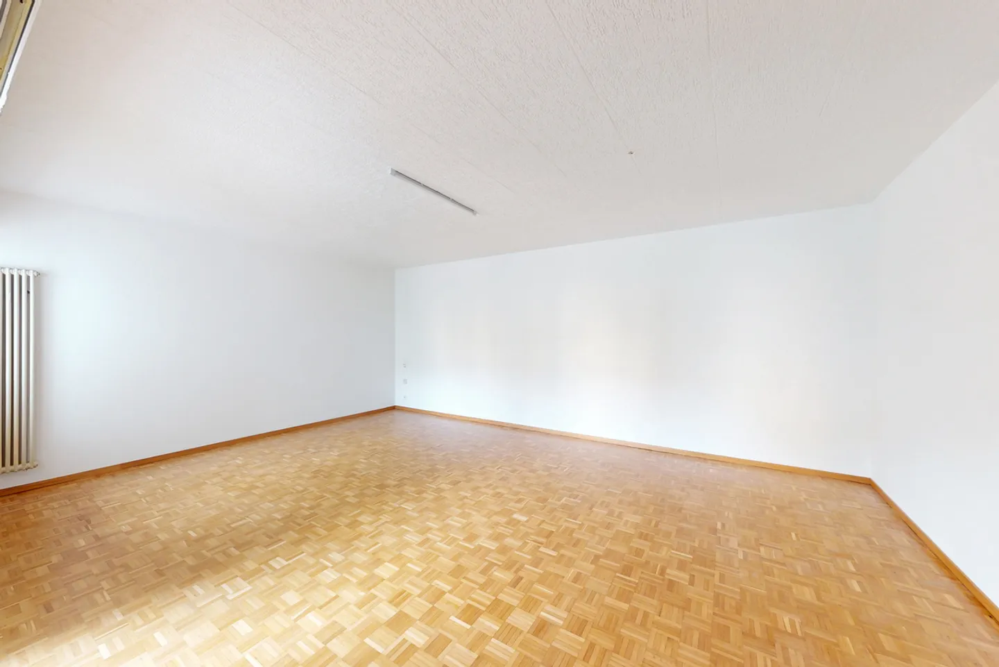Appartement spacieux de 3,5 pièces à deux pas du centre - Photo 2 sur 9