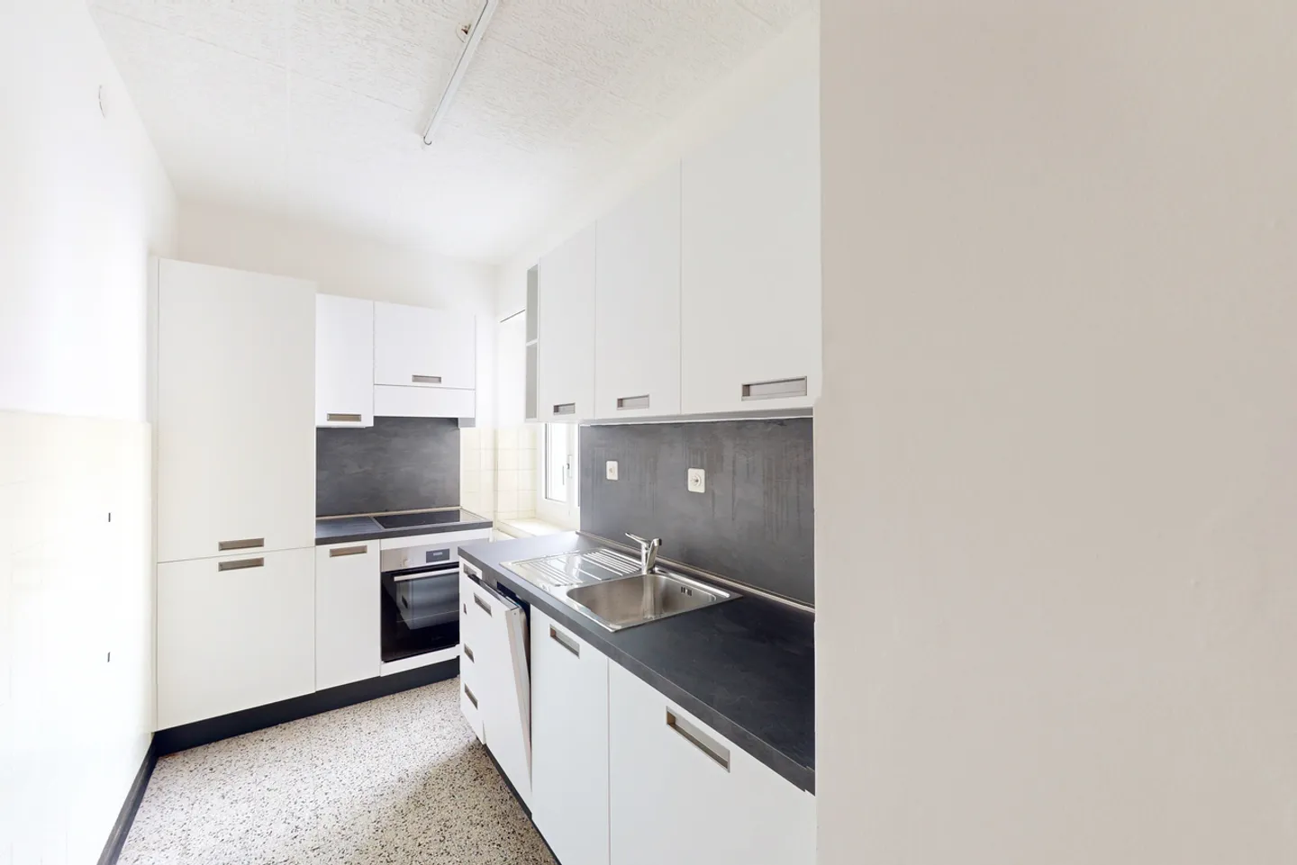 Appartement spacieux de 3,5 pièces à deux pas du centre - Photo 4 sur 9