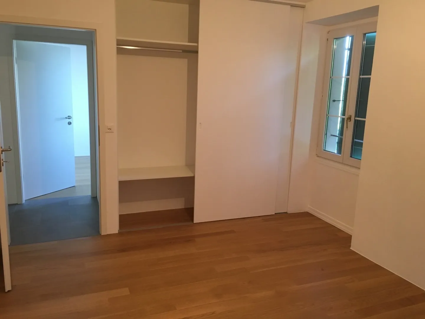Beautiful duplex apartment with stunning lake view - Photo 6 of 9