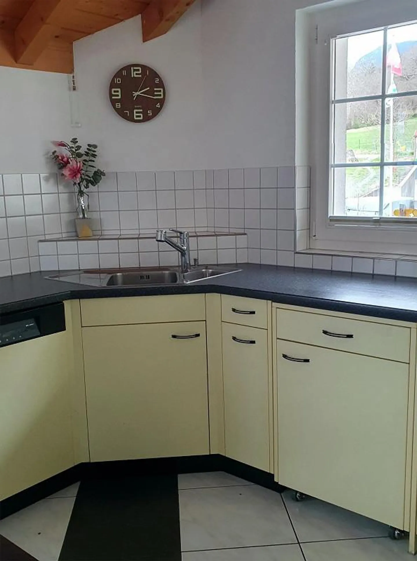 3.5 Room Apartment - Photo 4 of 6