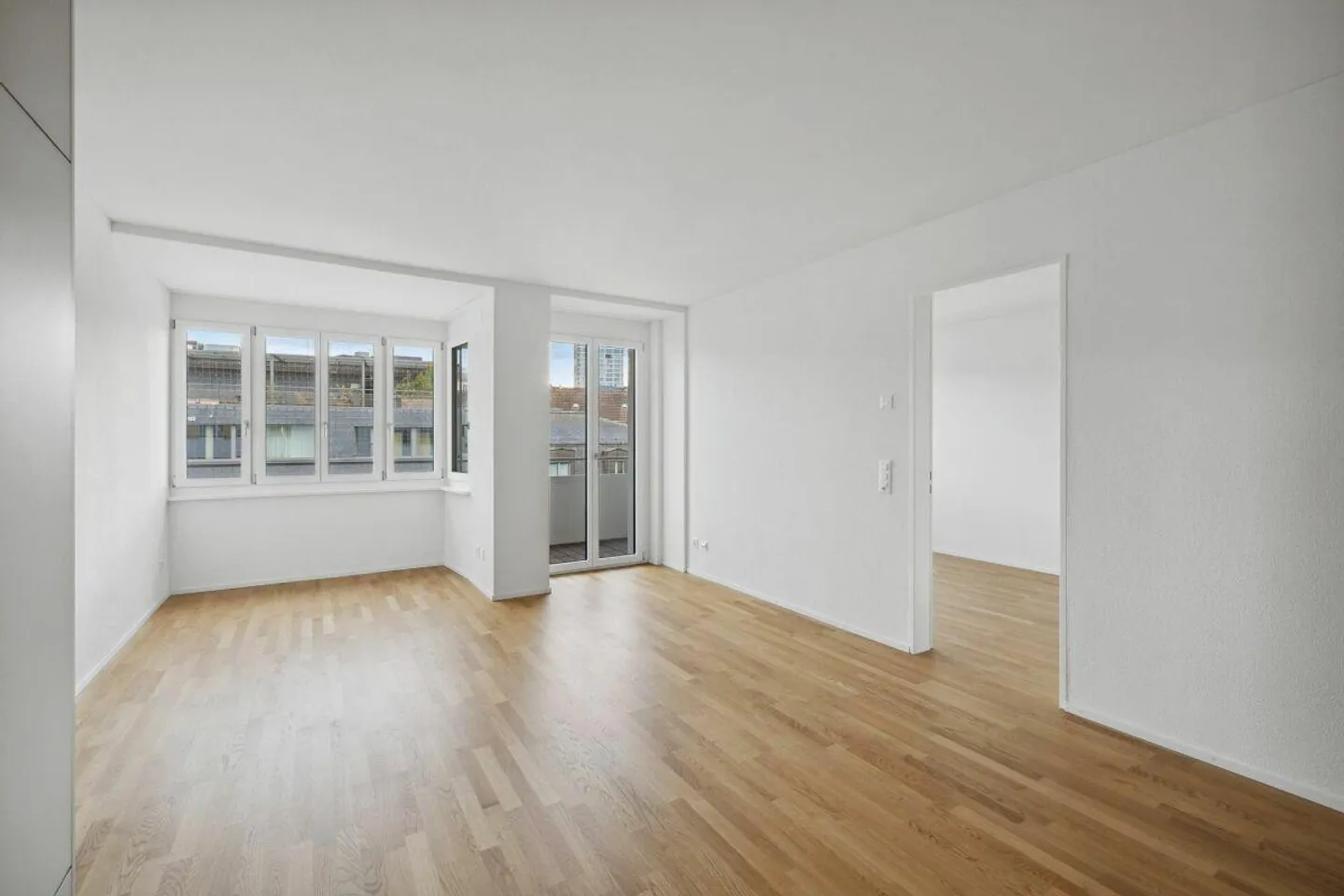 Vie moderne dans le centre-ville - Photo 4 sur 11