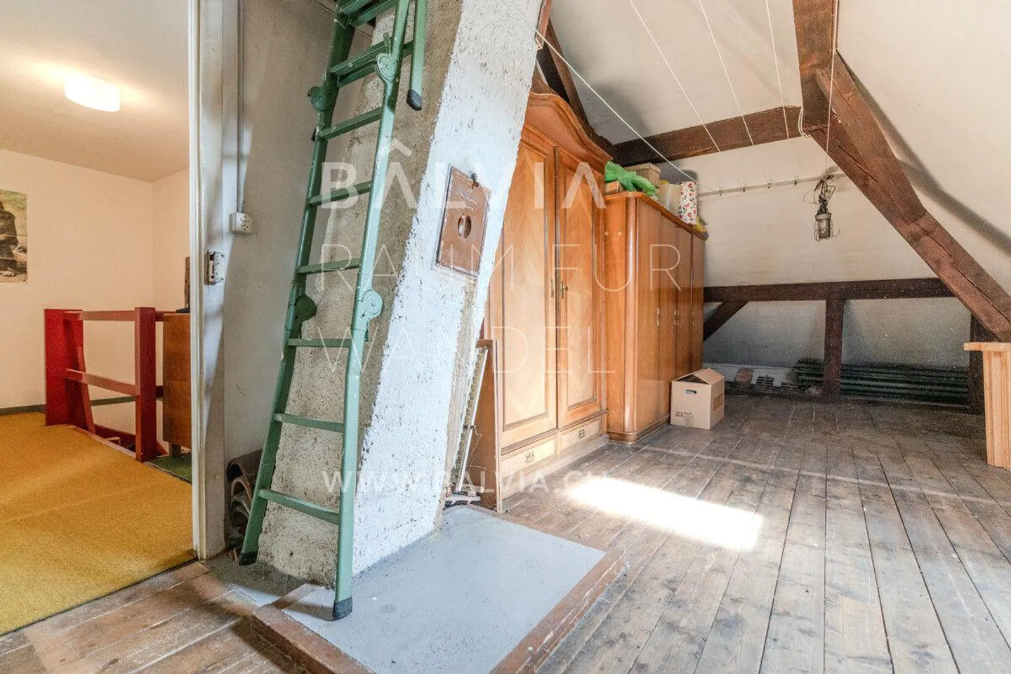 Residential property with three apartments, expandable attic and garage - Photo 7 of 8