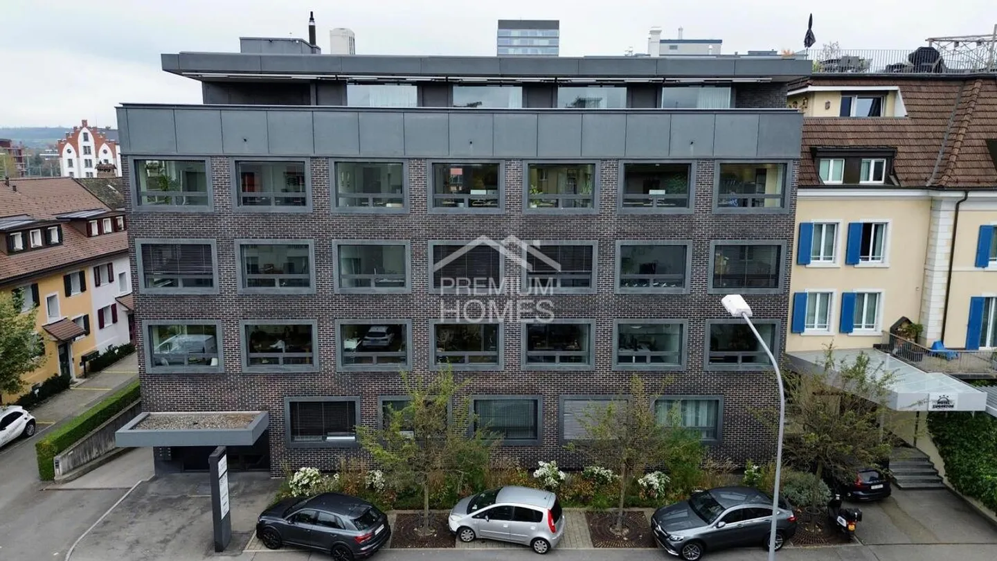 Spazio commerciale rappresentativo nel cuore di Zug! - Foto 2 di 6