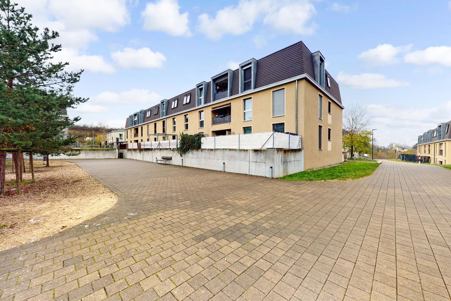 Modernes Apartment in Allschwil - Foto 1 von 10