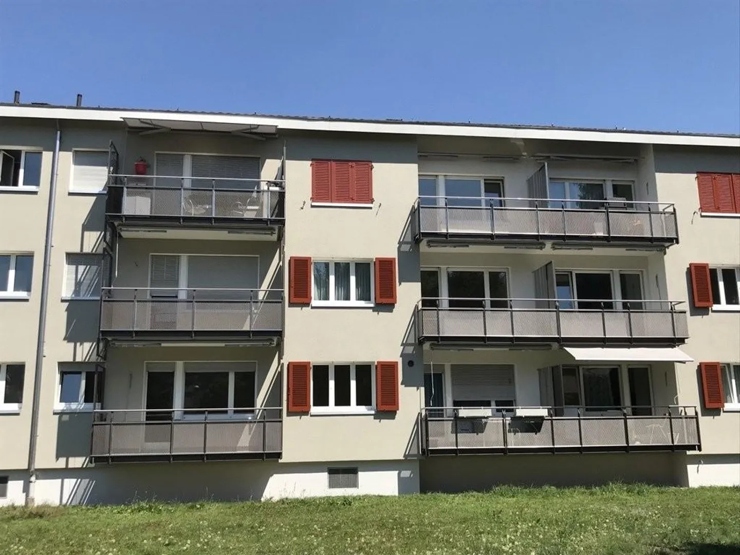 Appartement rénové dans un emplacement calme et ensoleillé - Photo 1 sur 6