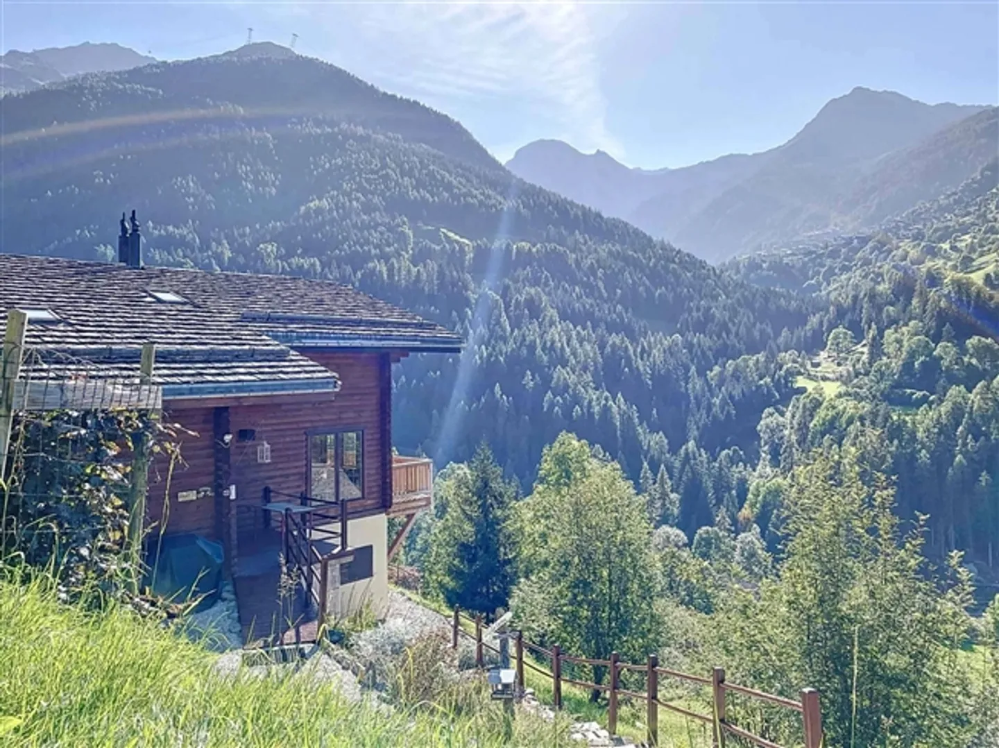 Cabina in legno canadese con due appartamenti e vista mozzafiato - Foto 13 di 20