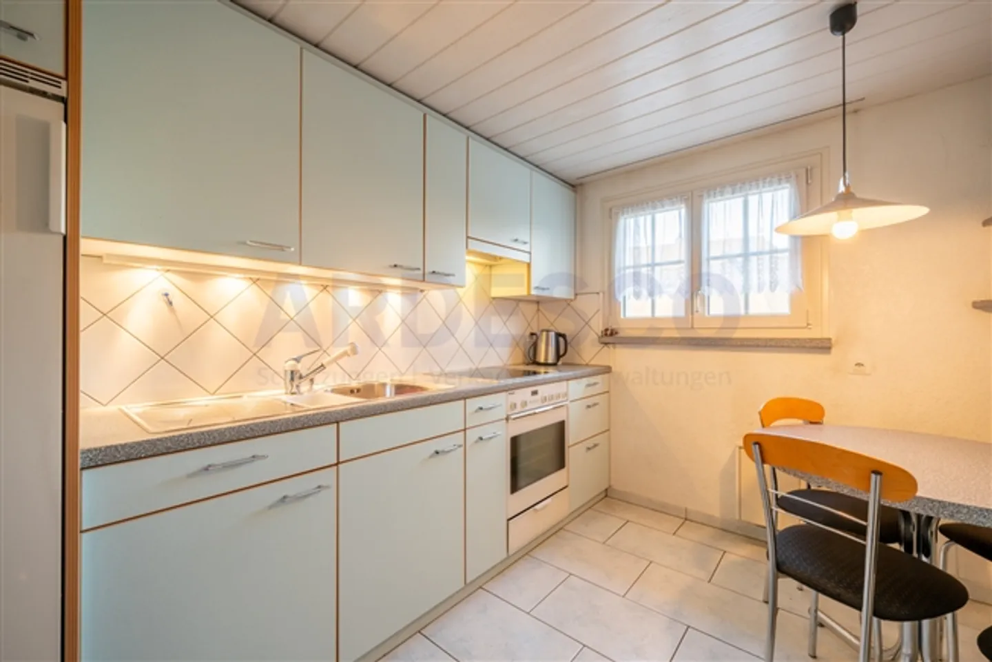 Charmantes Zuhause mit Grosszügigem Garten - Foto 5 von 11