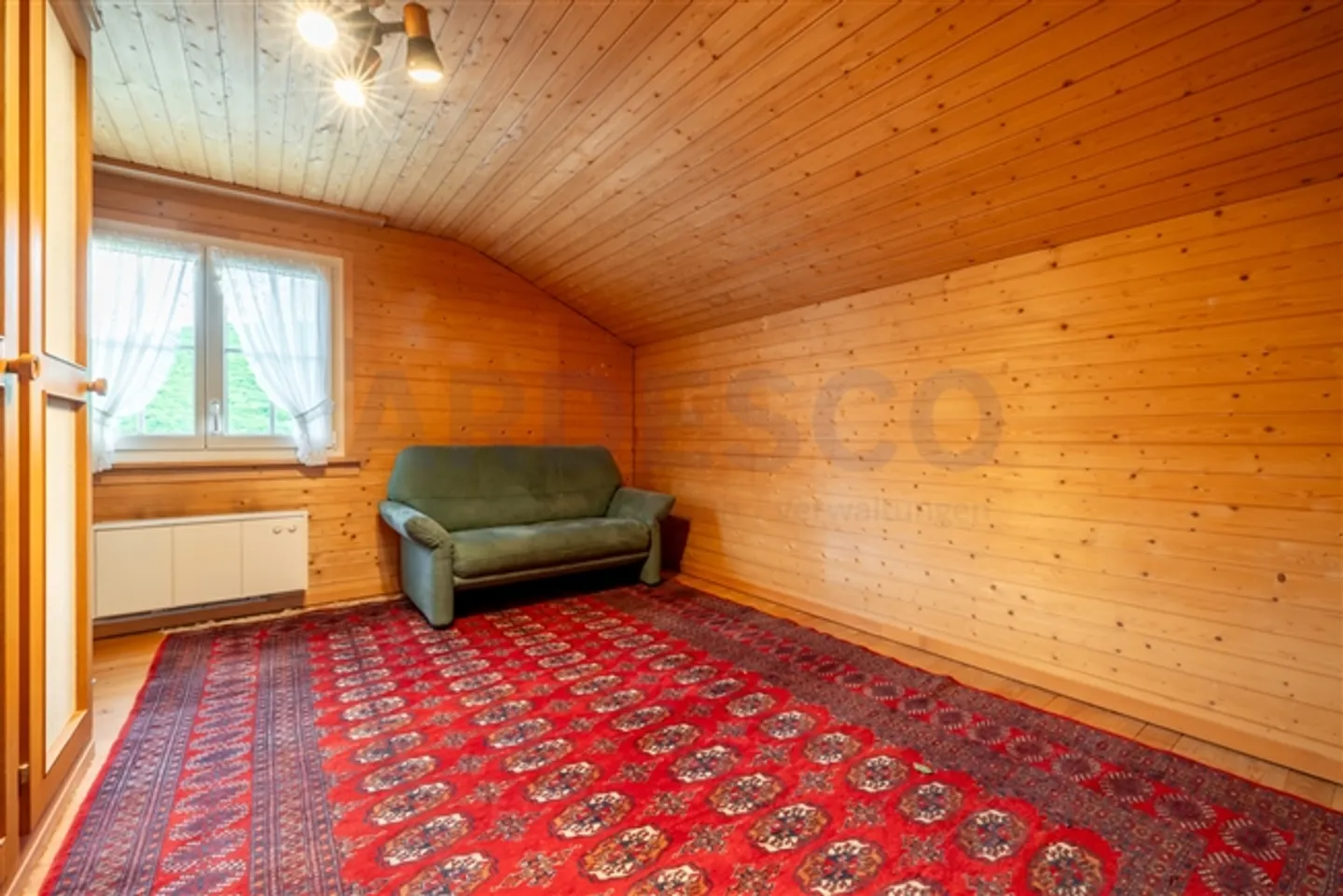 Charmantes Zuhause mit Grosszügigem Garten - Foto 8 von 11