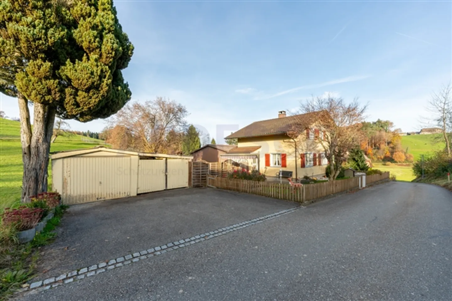 Charmantes Zuhause mit Grosszügigem Garten - Foto 11 von 11