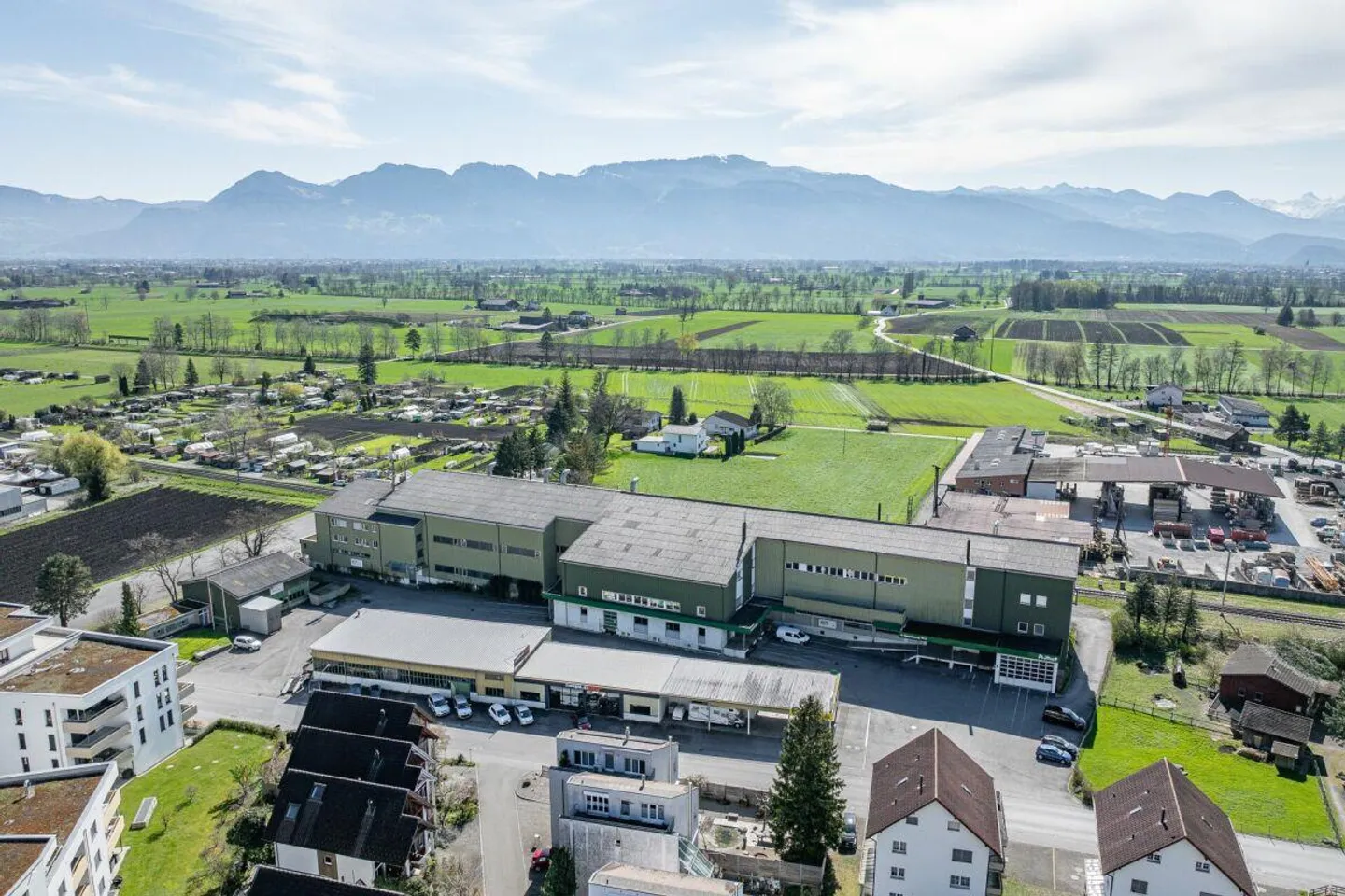 Gewerbeliegenschaft - Foto 2 von 9