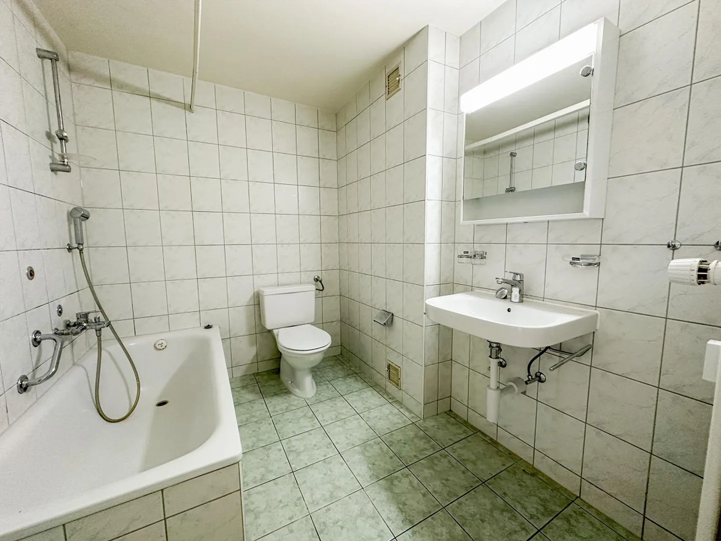Appartamento 3 camere con balcone sul cortile - Foto 4 di 15