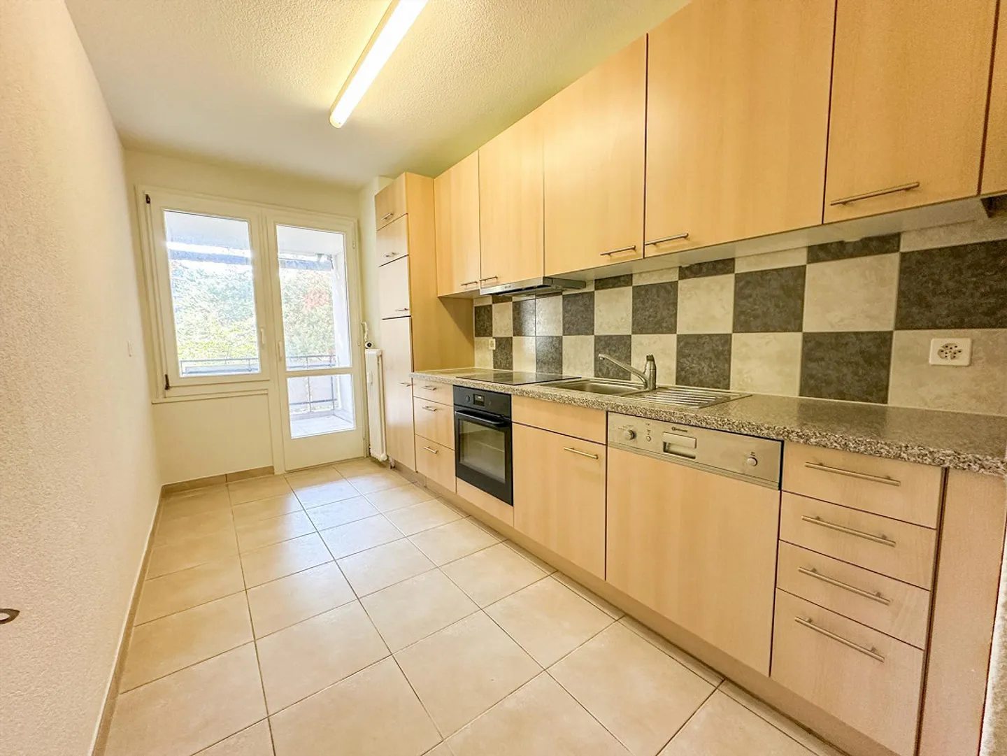 Appartamento 3 camere con balcone sul cortile - Foto 7 di 15