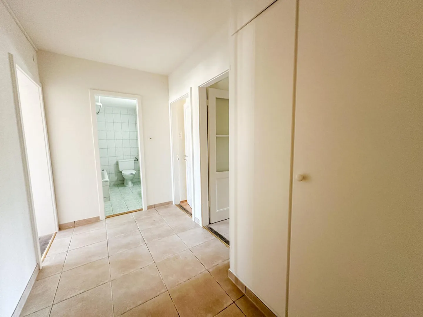 Appartamento 3 camere con balcone sul cortile - Foto 10 di 15