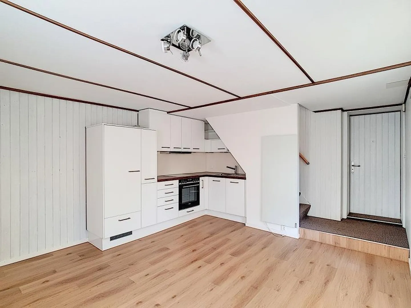 Charmante partie de maison de 2 pièces à louer à 8700 Küsnacht - Photo 2 sur 5