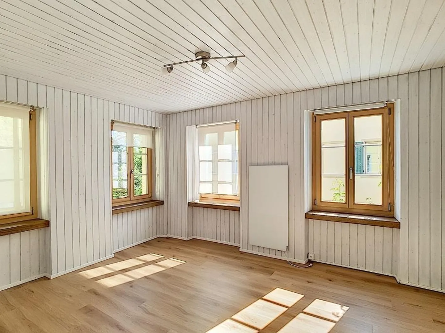 Charmante partie de maison de 2 pièces à louer à 8700 Küsnacht - Photo 3 sur 5