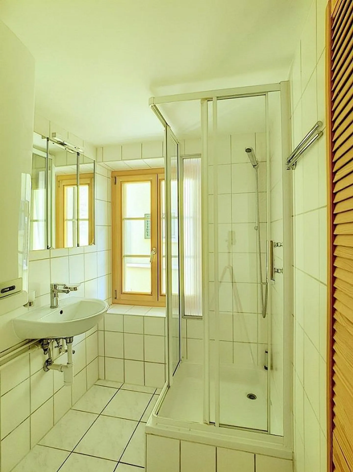 Charmante partie de maison de 2 pièces à louer à 8700 Küsnacht - Photo 4 sur 5