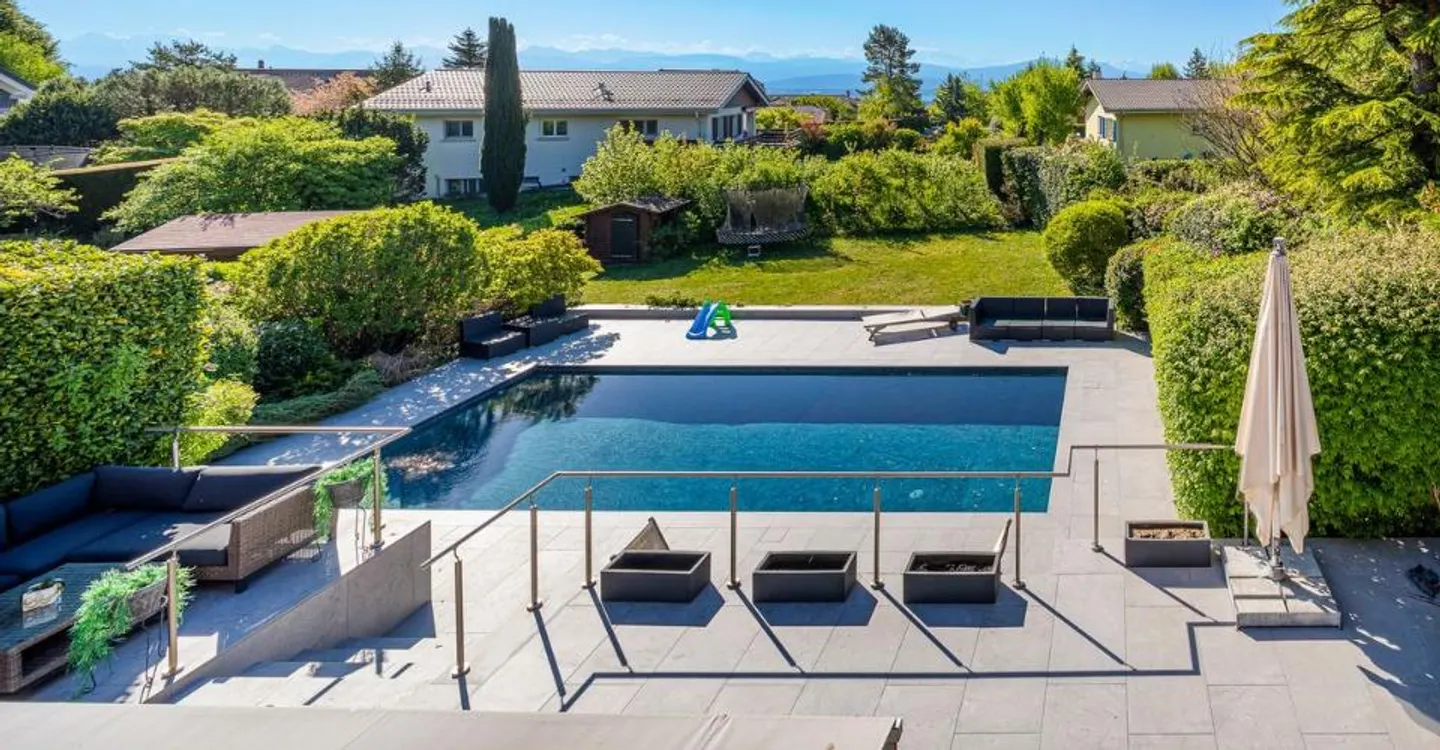 Magnificent renovated twin villa - Photo 11 of 13