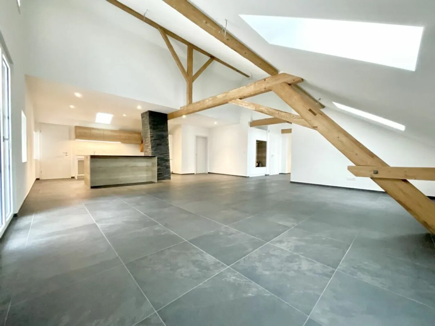 Beautiful penthouse apartment with loggia - Photo 1 of 10