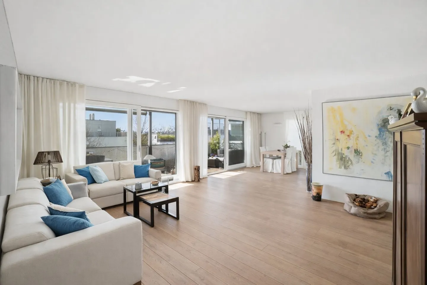 Modern 3.5-room apartment in a quiet location Zurich Witikon - Photo 1 of 10