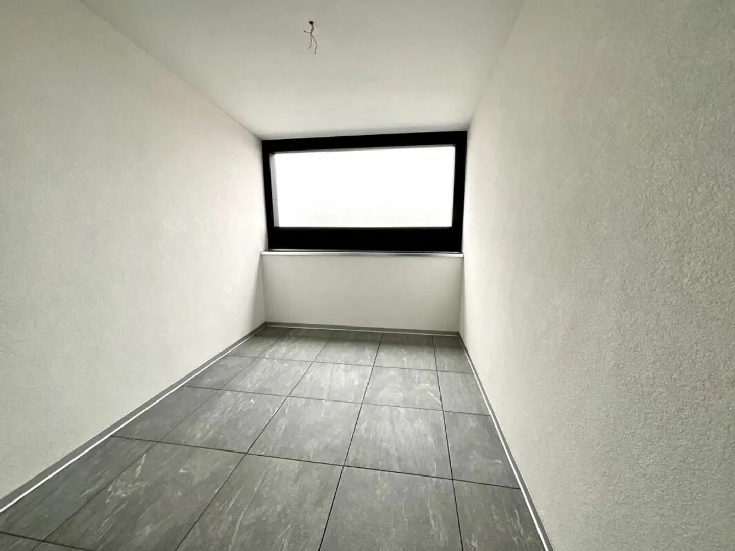 Beautiful penthouse apartment with loggia - Photo 10 of 10