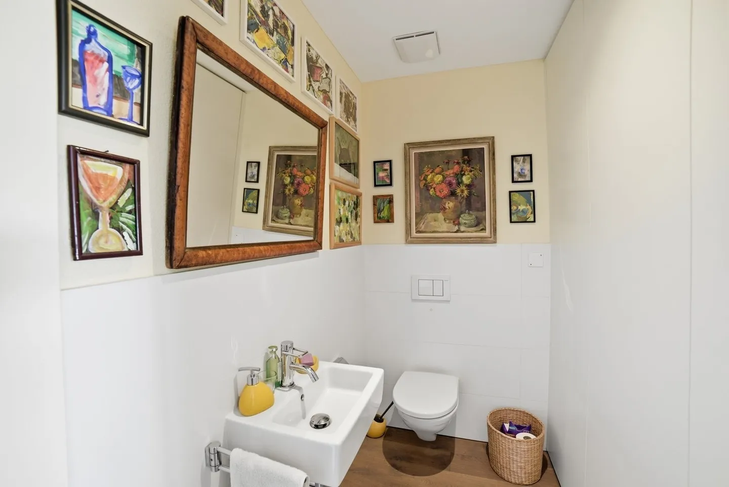 Modern 3.5-room apartment in a quiet location Zurich Witikon - Photo 8 of 10