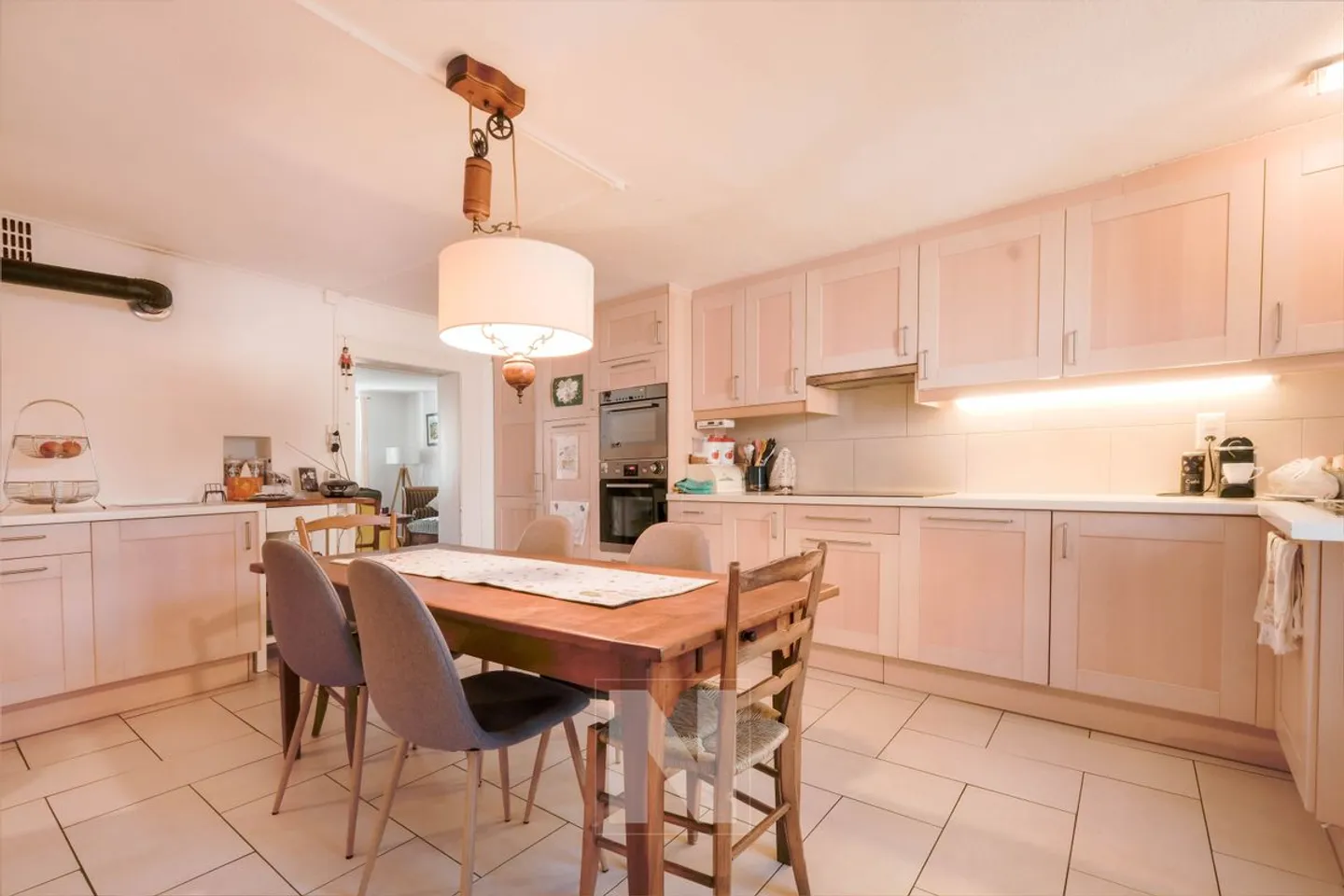 Begnins - Village house with 5.5 rooms and 163m2 of living space with expansion potential - Photo 5 of 13