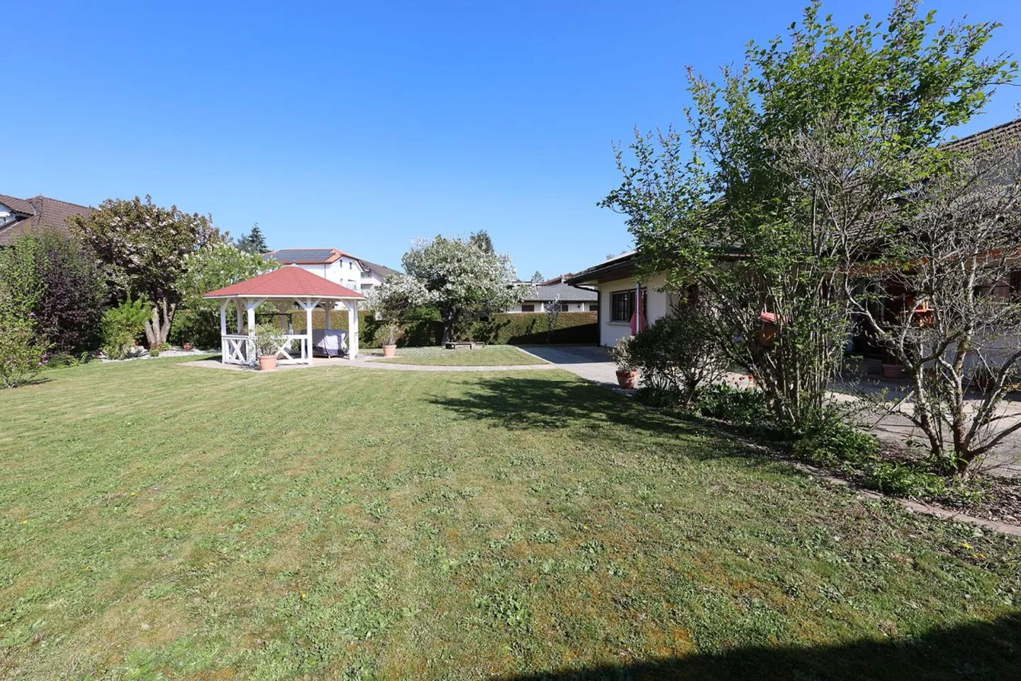 6.5 Room House - Photo 4 of 12