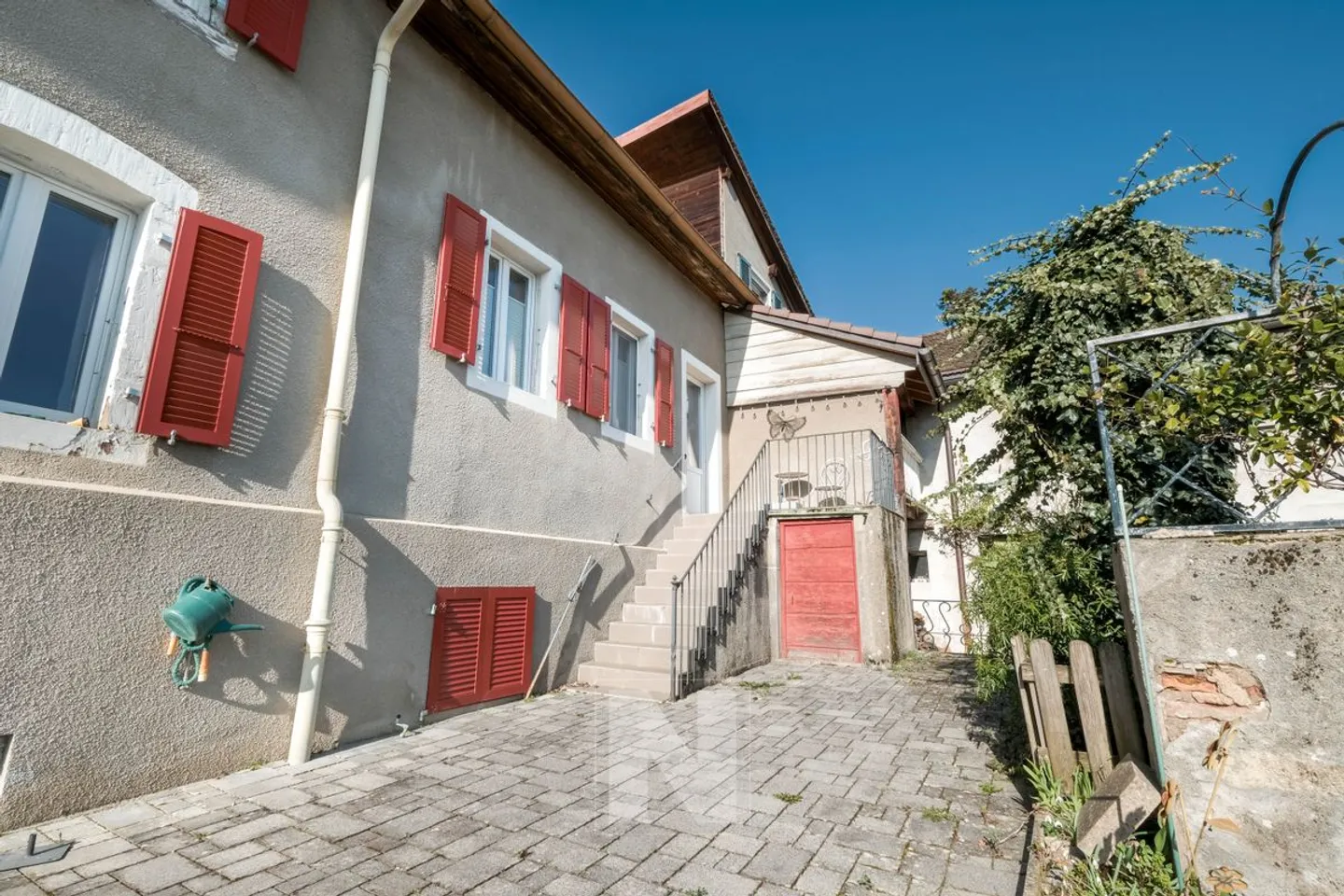 Begnins - Village house with 5.5 rooms and 163m2 of living space with expansion potential - Photo 13 of 13