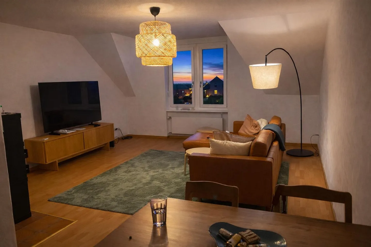 Appartamento luminoso e confortevole con tre stanze - Foto 1 di 7