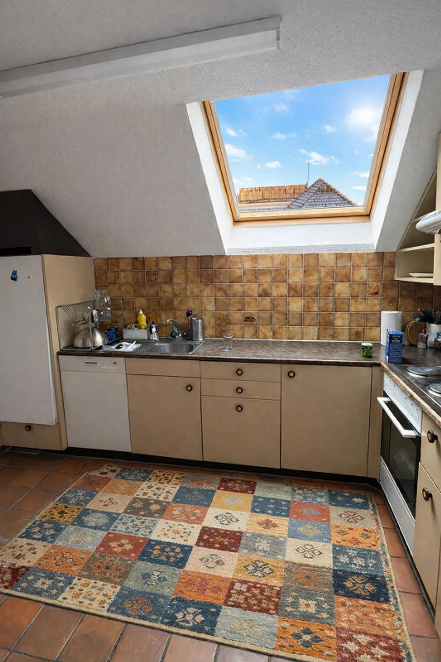 Appartamento luminoso e confortevole con tre stanze - Foto 3 di 7