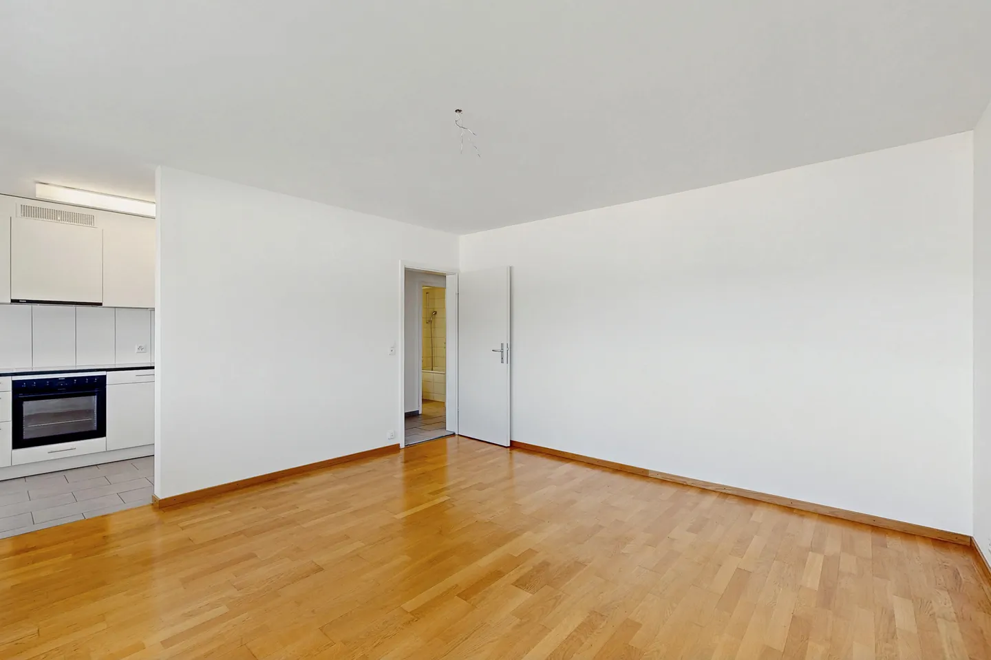 Cozy 3-Room Apartment in Birsfelden - Photo 1 of 2