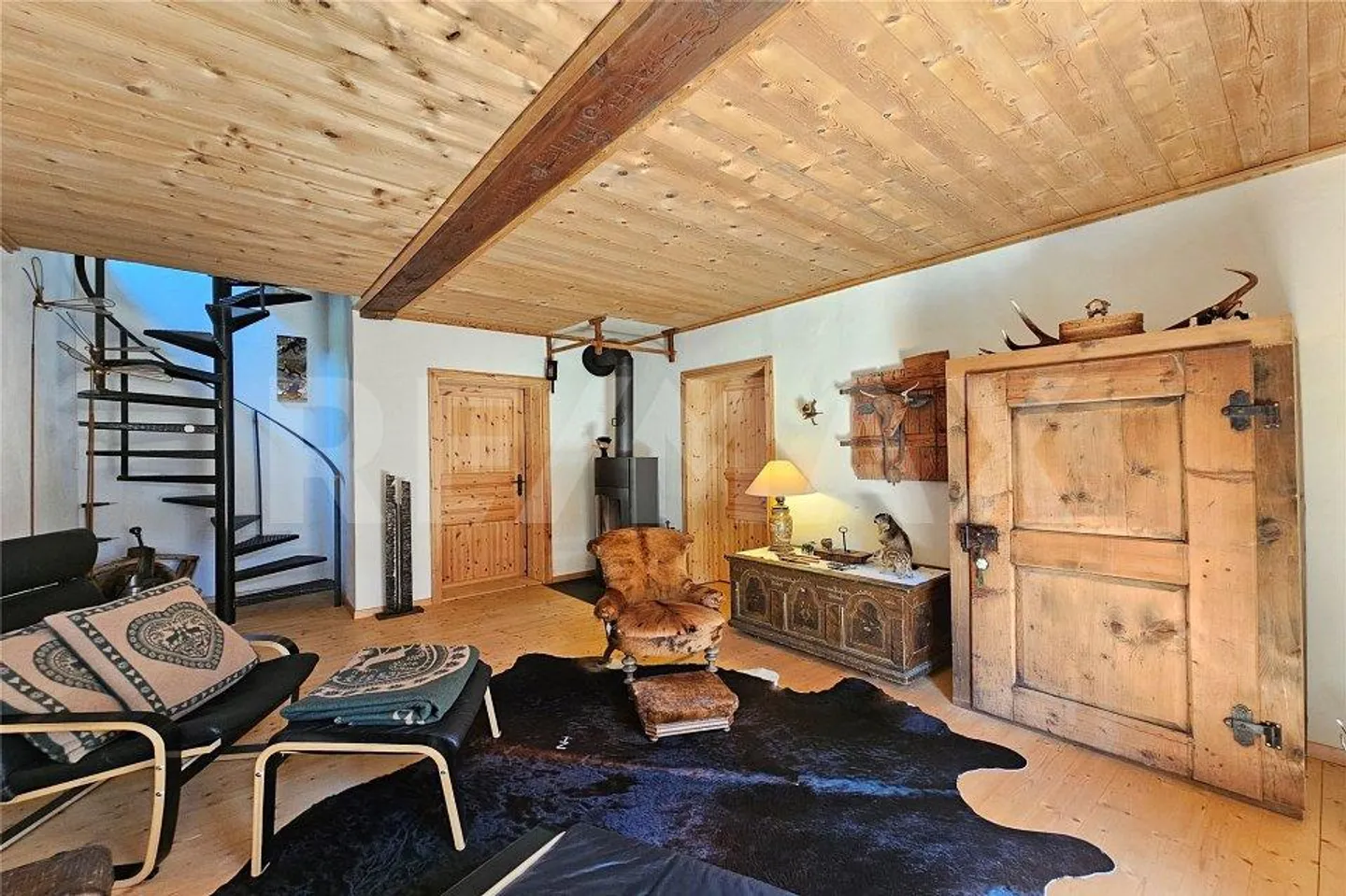 Unique Rustic House - An Oasis of Peace and Natural Beauty - Photo 9 of 13