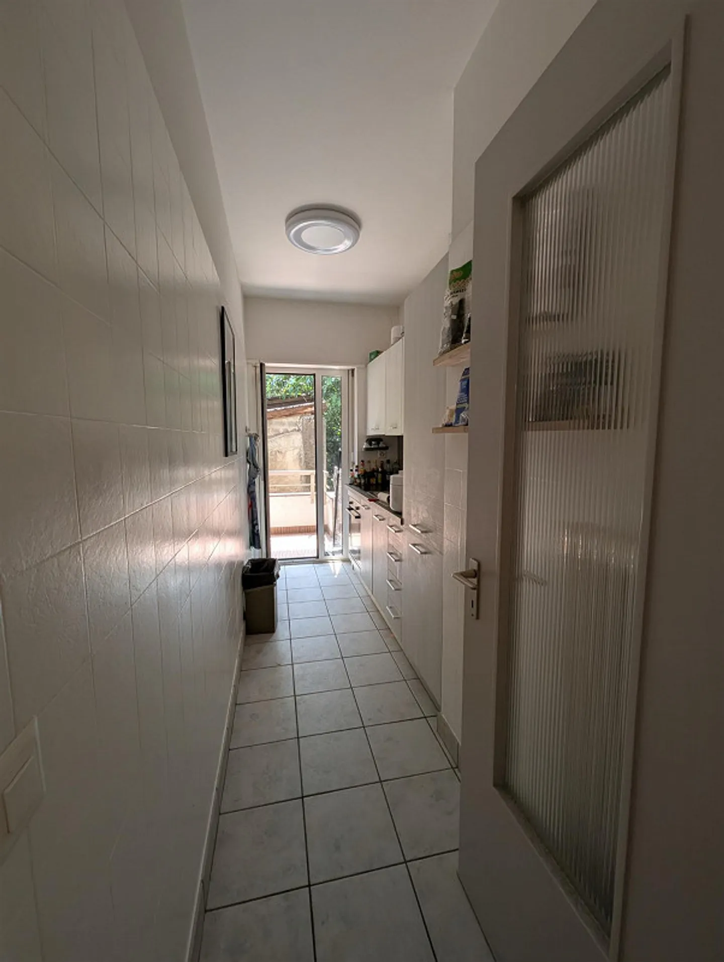 ACCOGLIENTE APPARTAMENTO DI 3.5 LOCALI CON TERRAZZA E GIARDINO" - Foto 3 di 13