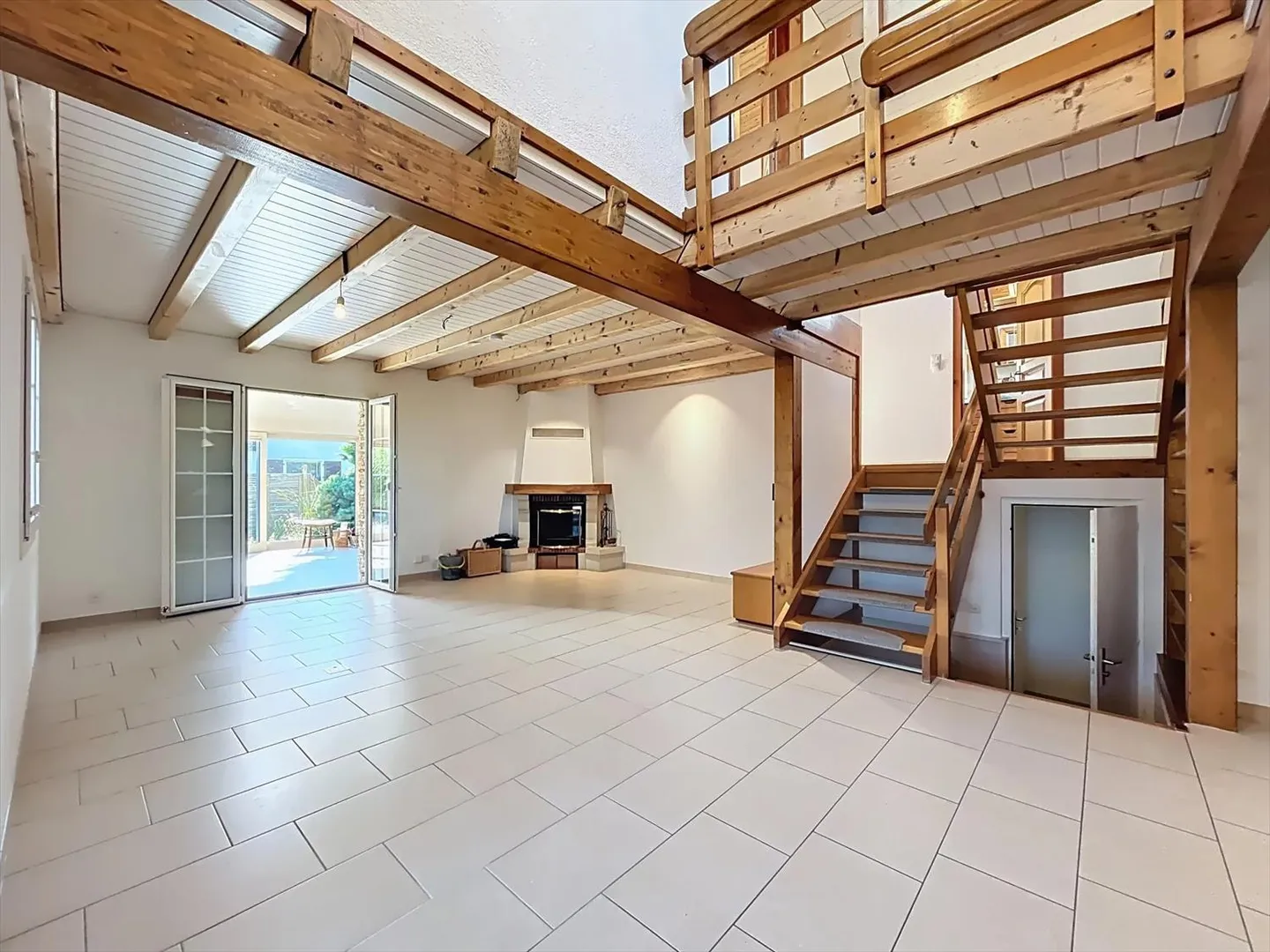 Magnifica villa familiare con studio privato! - Foto 5 di 13