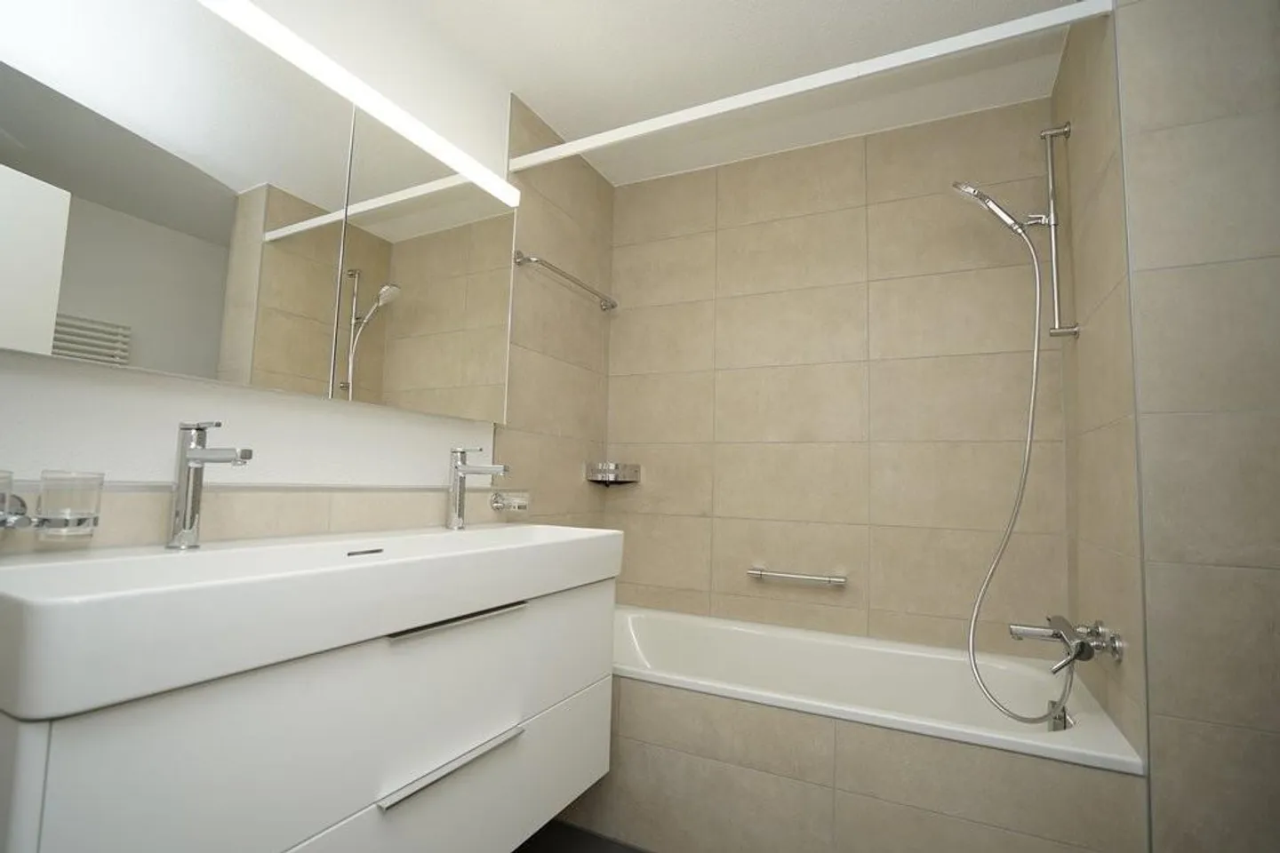 Grosszügige 6.5-Zimmer-Wohnung - Foto 3 von 10