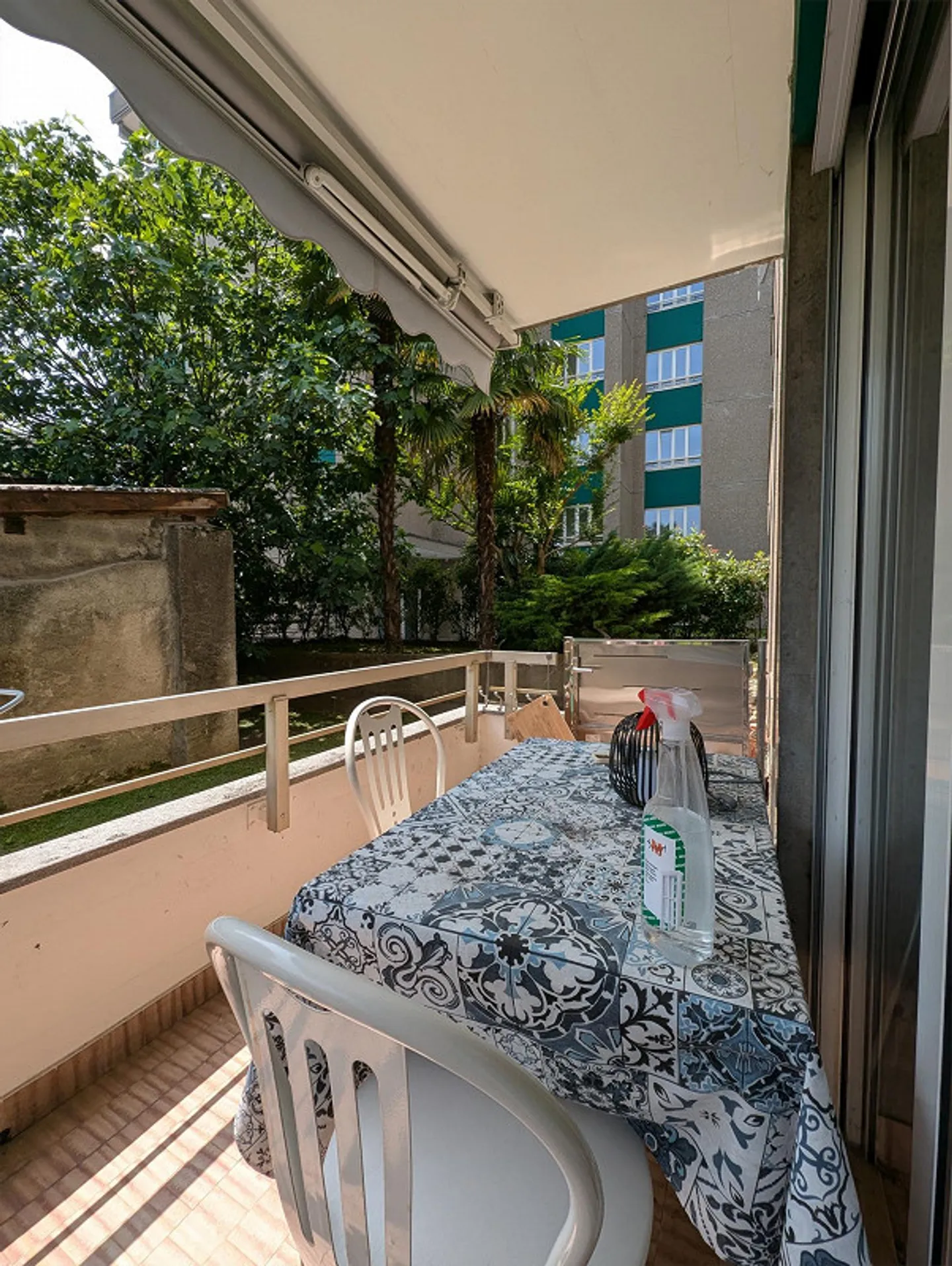 ACCOGLIENTE APPARTAMENTO DI 3.5 LOCALI CON TERRAZZA E GIARDINO" - Foto 10 di 13