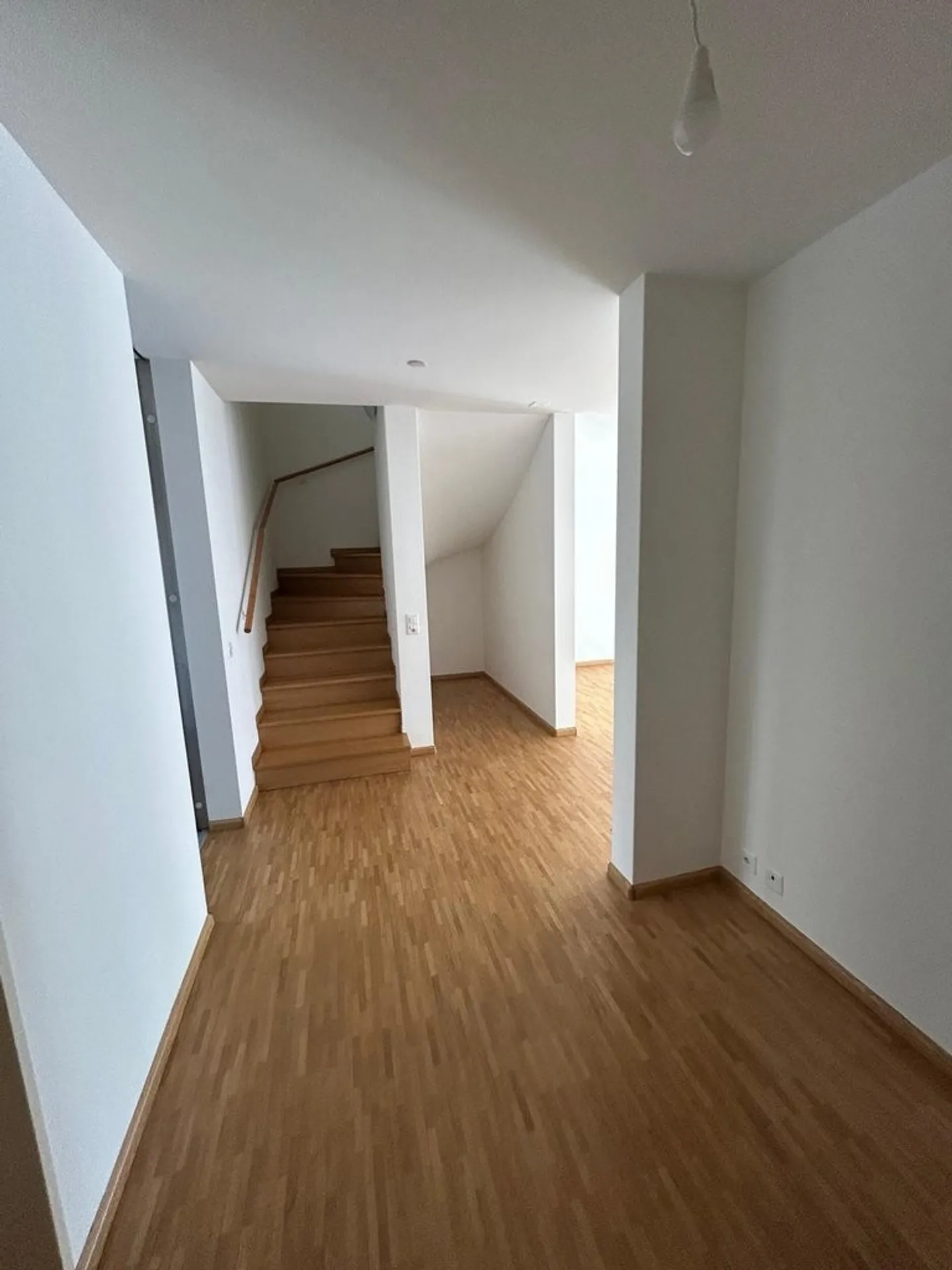 Vivre dans la nature - Appartement spacieux de 4,5 pièces avec terrasse de jardin - Photo 8 sur 12