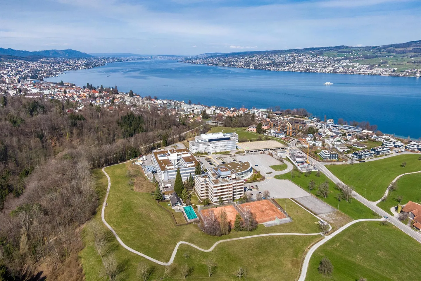 Unique Single-Family Home on the Campus in Horgen - Photo 2 of 2