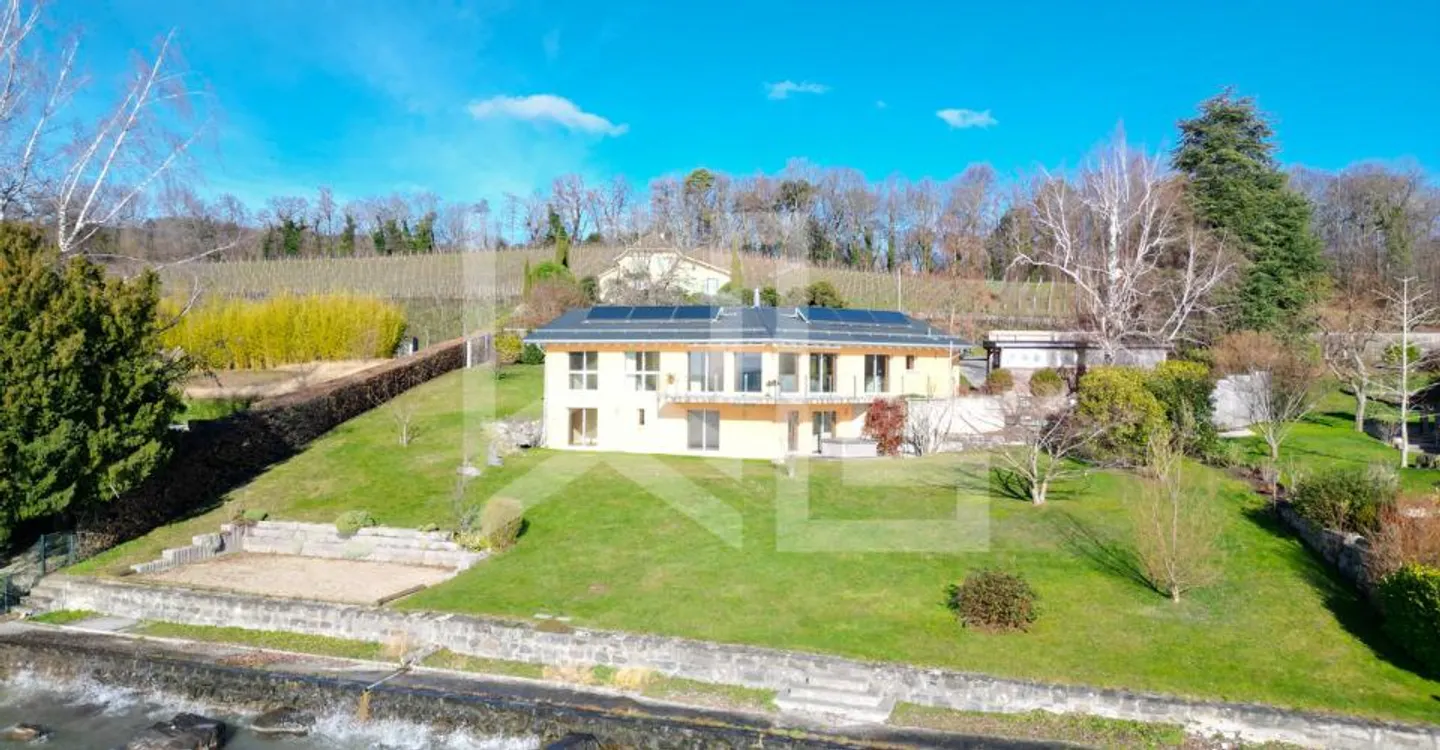 Villa fronte acqua - Accogliente e Luminoso - Foto 1 di 6