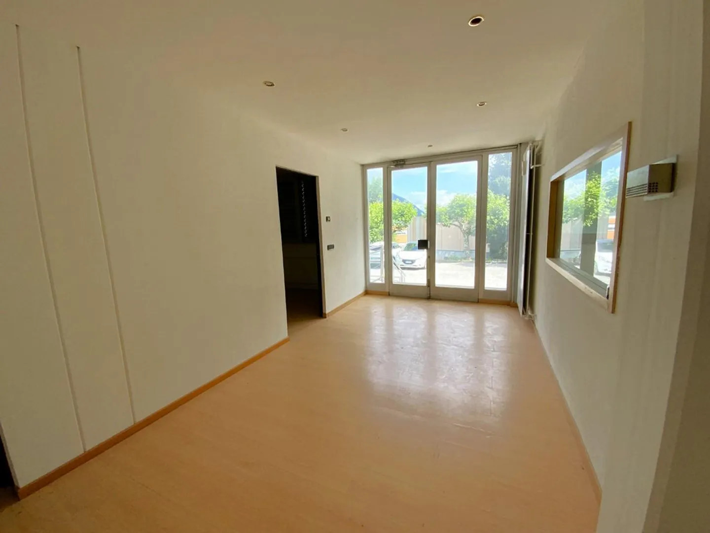 Mendrisiotto - 10 Minuten von der Grenze zu Chiasso - Büroräume /Au... - Foto 4 von 13