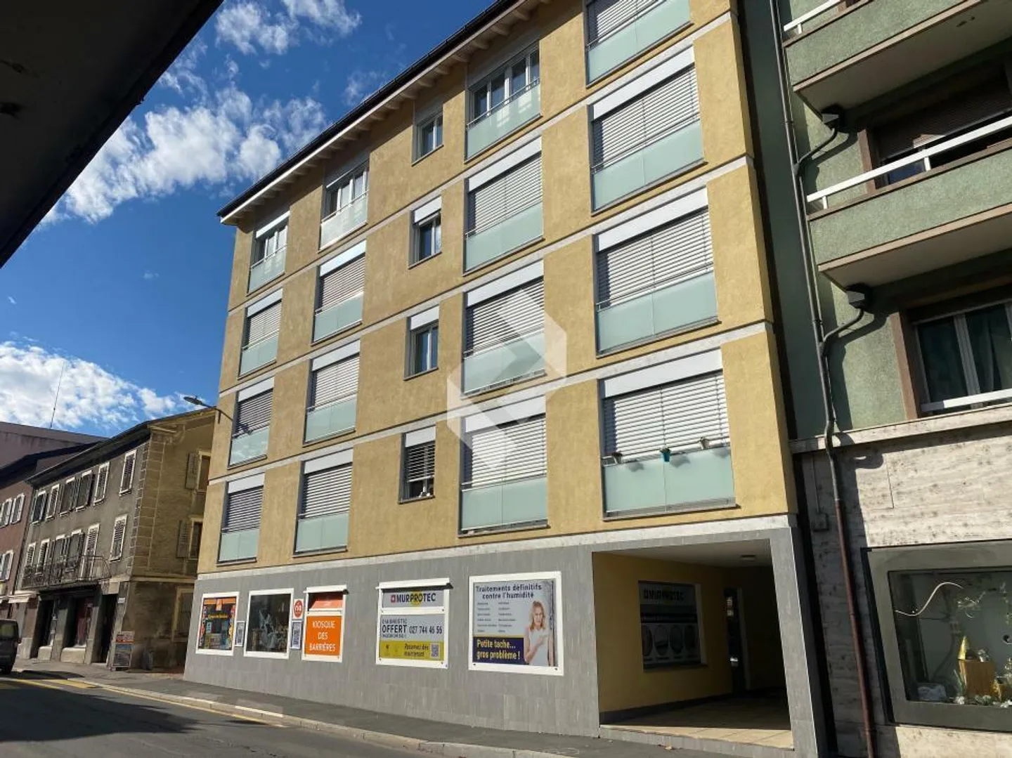 Commercial space already rented! - Photo 1 of 13